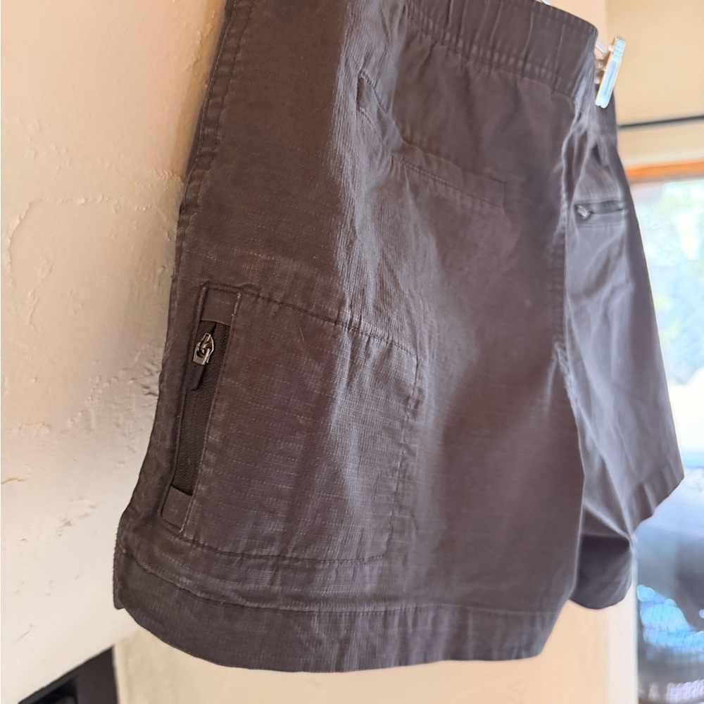 Vuori Ripstop Shorts - Picture 2 of 6
